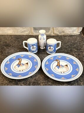 Vintage 1985 George Good By Fabrizio  Country Blue Goose 5-piece Ceramic Set